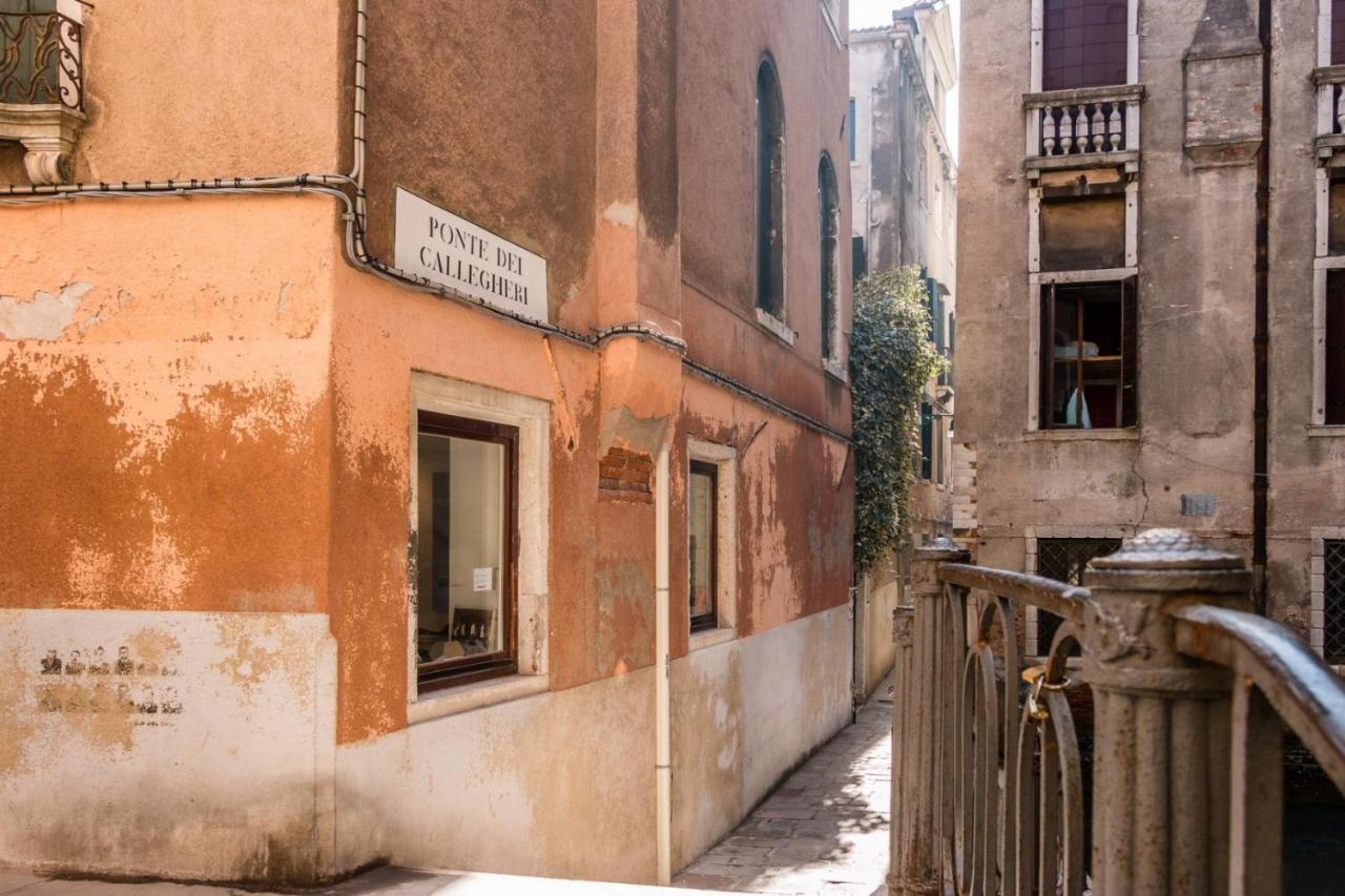 Fenice Backstage Over Canal Veneza Exterior foto